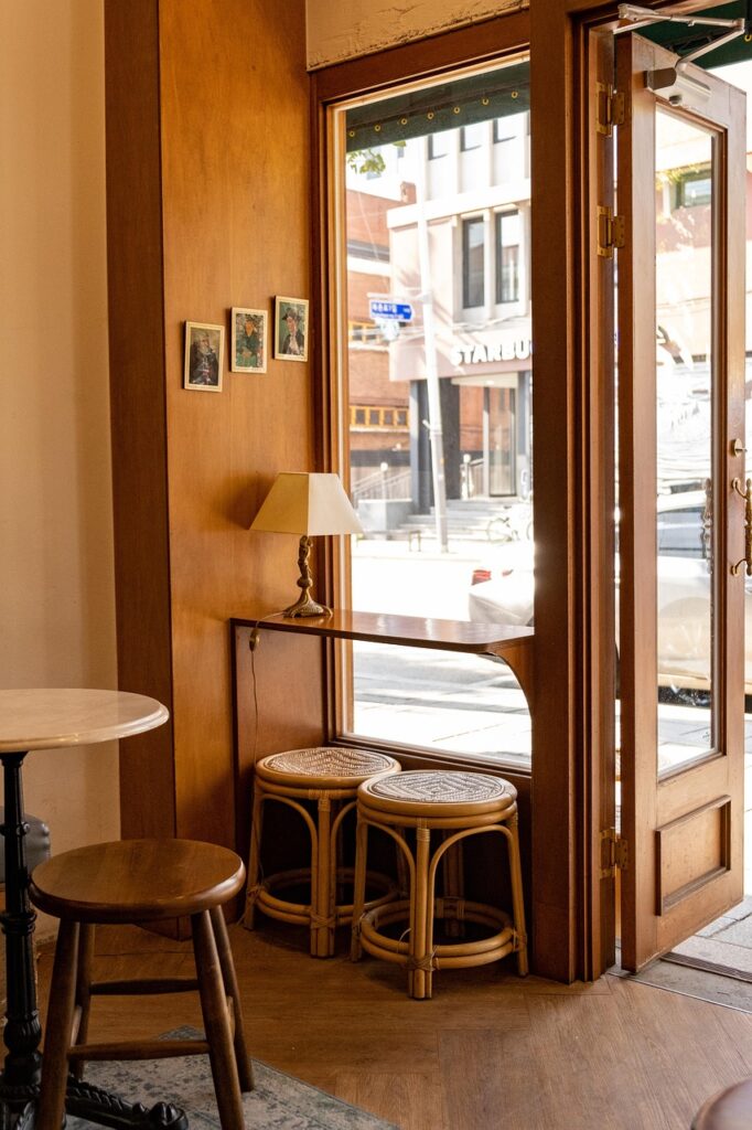 付き合いの飲み会を断る方法とその理由は？