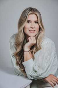 ビジネスマナーにおける名札の正しい使い方とは？