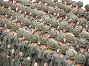 新入社員歓迎会での適切な服装は何ですか？