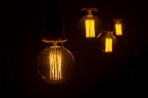 お世話になっておりますが、ビジネスシーンでの使い方は？