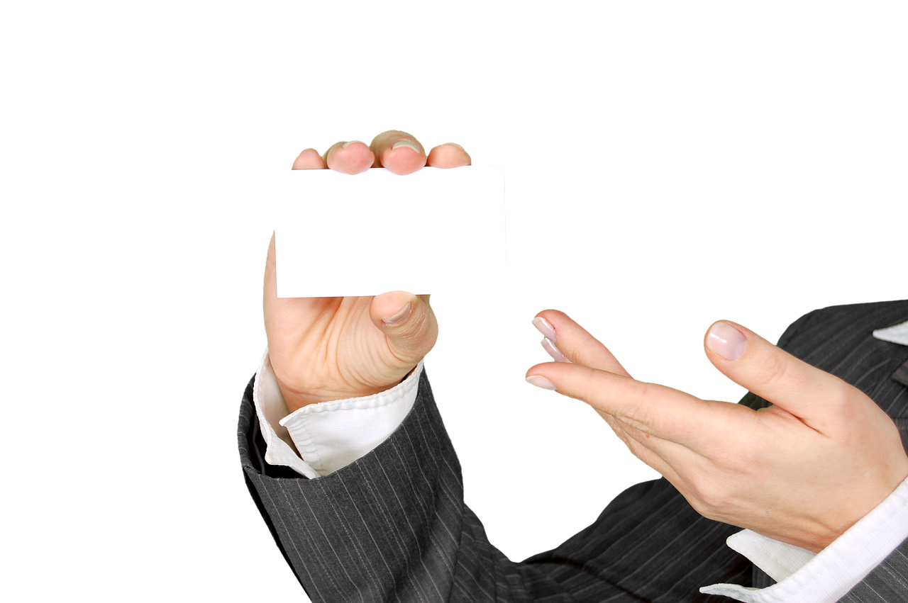 名刺交換はいつ渡すべき？基本的なルールを解説！